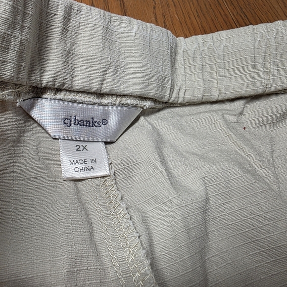 C J Banks Plus Size 2X Elastic Waist Capris Light Khaki - Picture 5 of 8